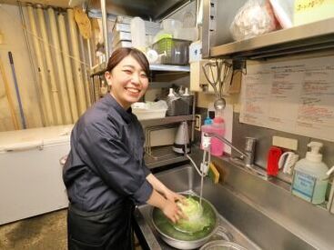 たま　南1条店 お任せするのは食材のカットやテーブル準備！
接客がないので気楽に働けますよ◎
