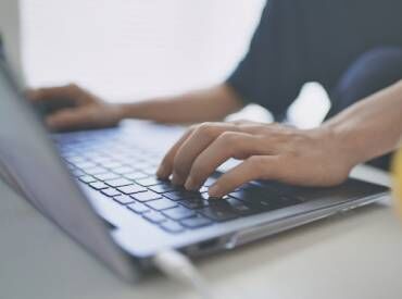 未経験から正社員も目指せます♪
PC操作・制作のコツなどは
研修でしっかりレクチャーします
※画像はイメージです