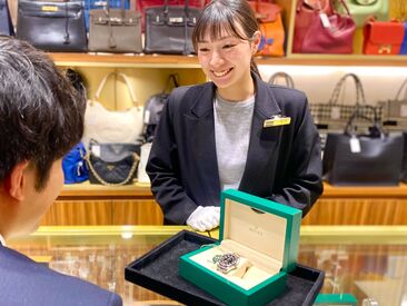 バイセル　イオンモール須坂店 ※10月3日(金)オープン 未経験の方大歓迎です！
中途社員の9割が未経験スタート！
入社後の研修も充実◎
