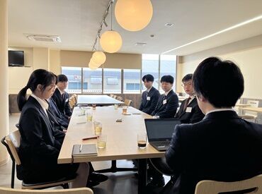 無料の駐車場を完備！
交通ダイヤにとらわれることなく
車でのラクラク通勤もOK◎
朝の通勤ラッシュのストレスも回避できます♪