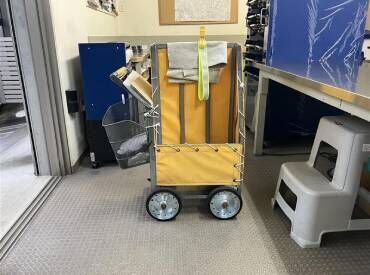 決まったエリアを荷台で配達するだけ！
約1.5hで終わる広さなので負担も少なめ★
時間に追われる心配もありません◎