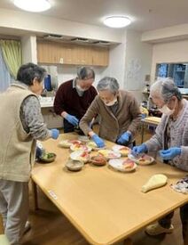 グループホーム 花物語たかつ東（株式会社日本アメニティライフ協会） シフト柔軟対応◎
お気軽に相談ください☆

近隣の方が多数活躍中♪
家庭や生活リズムに合わせて無理なく働ける環境です！
