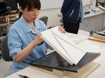 株式会社アスカネット ブライダルを中心に、七五三、成人式などの写真集を制作している会社です＊
キレイな環境でもくもく作業できます♪