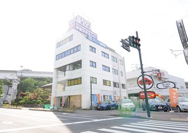 ≪多摩センター駅より徒歩2分！≫
個別指導・そろばん併設で、幼児から高校生まで通うにぎやかな教室です！