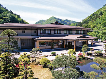 \* アナタらしく働ける! */
幅広い年代のスタッフが活躍★
だからこそ、「スタッフの働きやすさ」を大切にしています