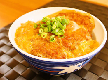 ＼『心も体もほっとする食堂』◎／
元気もチャージできます◎
一番人気は≪かつ丼≫です！