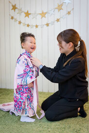 一通りの業務に慣れてきたら、
お子様の七五三のお着替えの補助など
少しずつ業務の幅を広げていきましょう！