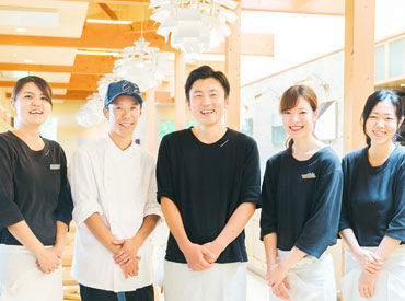 太陽のごちそう　エアポートウォーク 名古屋 ＼飲食バイトデビューも大歓迎！／
本格的な洋食、和食、中華料理、サラダバー、デザートなど…
メニュー豊富な活気あるお店★