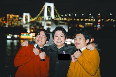＼素敵な仲間と一緒に／
新しい出会い&人脈が広がるチャンス！
シフト提出7日ごとだから、
プライベートと両立もできます♪