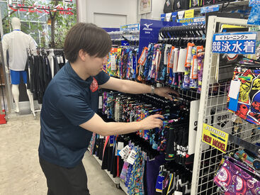 まずは明るく元気に接客をしましょう！
先輩スタッフがいるので
分からないことはすぐに聞いて解決！