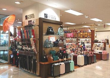 ＼知識や経験は不要です♪／
販売ノルマはなし◎
先輩スタッフがイチから丁寧にご指導します！