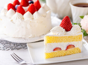 「ケーキを作ったことがない！」「パンの知識がない！」⇒まったく問題ありません★
パンやケーキの香りに包まれてお仕事♪