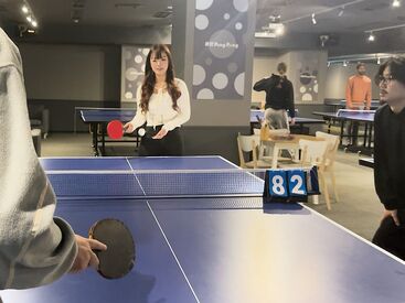 東京Ping Pong 都内最大級の広さを持つアミューズメントBAR★
最大200人まで収容可能！
卓球台やダーツ、ビアポン、カラオケなどの設備が充実♪