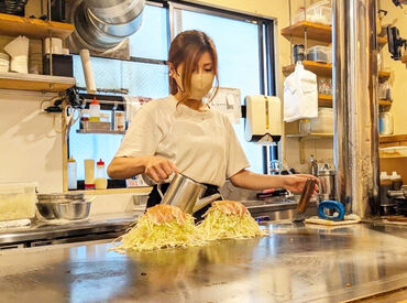 \未経験大歓迎♪/
初バイトにもピッタリ◎
お好み焼き作りがメインなので楽しい★
