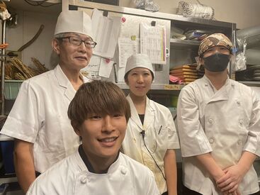 ＜アットホームな職場＞
初めてでも秒で馴染めちゃう♪
サポート体制もバッチリです！