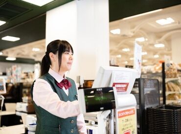 いかりスーパーマーケット 阪急伊丹店 いかりスーパーは自社の製造工場を持ち、
様々なオリジナルの製造商品を開発し、
地域の食生活を支えてきました＊
