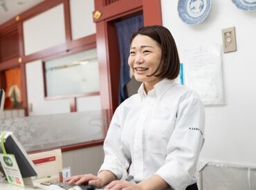 麻布茶房(AZABUSABO)　ウイング高輪店 幅広い層のSTAFFが活躍中★
ブランクが気になる方、カフェで働いてみたい方…
温かい職場なので安心して応募してくださいね♪
