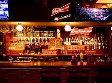 Byrd’s Pizza & Ribs ＼一緒に働くスタッフを大募集♪／
本格的なアメリカのBBQが味わえる
スモークハウス★
飲食・接客未経験の方もOKです◎