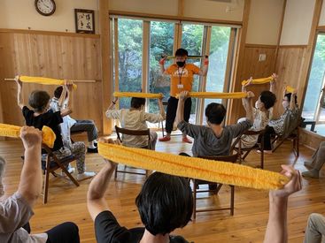 株式会社リソスフェア ～ソレイユの様子～
1日2,5h～応相談なのでプライベート充実♪
ウッド調の温かみのある空間で
みんな仲良く働いています◎