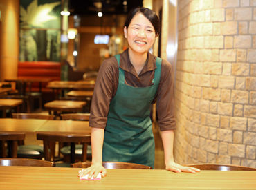 モリバコーヒー　浜松町店 憧れのカフェバイト、始めませんか？
コーヒーの種類や香りなど…
いろんな知識も身につきますよ♪