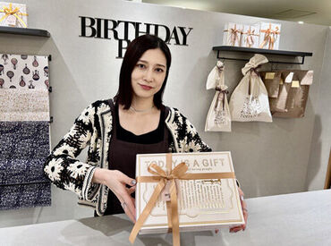BIRTHDAY BAR　アトレ目黒店 店内には"カワイイ"が勢揃い♪なんと当社、1500点のアイテムを扱ってるんです。新商品が続々登場するから、毎日が新鮮！