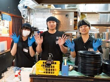 河童ラーメン本舗 天理店 ラーメンにこだわっているので
メニュー数はそこまで多くありません♪
覚えることが少ないのでスグに慣れることができるハズ！