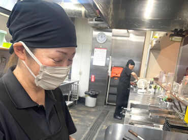 ▼応募もお手軽で始めやすい！
■履歴書不要
■面接は私服でOK
面接はリラックスしてお話ししましょう♪
(友達同士で応募もOK！)