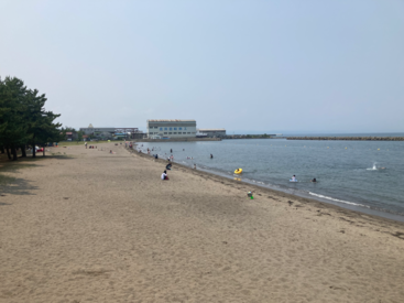 ＼夏ならではの海バイト／
海を安全に楽しんで頂くために、危険が無いかをチェックしていただきます★
ピアス・ネイルもOKです♪