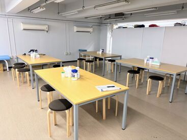 倉庫内に休憩室を完備！
休憩中もゆっくり休めます♪
またロッカーもあるので
荷物の管理についても安心です◎