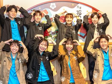 浅草花やしき ＼"浅草といえばココ！"／
そんな有名な遊園地です！
一緒に働く仲間がたくさんいて、
自然と仲良くなれちゃう♪