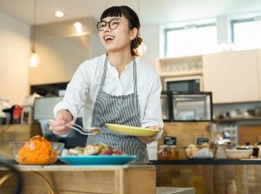 さち福やCafe【汐留シティセンター】 安心してお仕事をスタートできるよう先輩スタッフが丁寧にフォローします！
※画像はイメージ