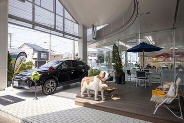 自慢はスタッフの仲の良さ♪
気の良い店長や素敵な先輩がアナタをお待ちしてます◎
一緒に楽しく働きましょう！