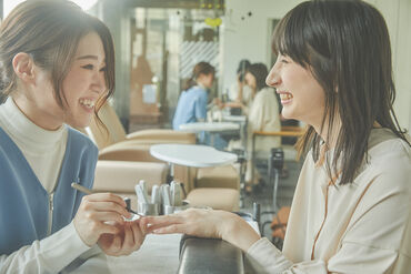 あなたも”ネイリストデビュー”★
入社後に必要知識が学べるので、自信をもってお客様をお迎えできるようになります!