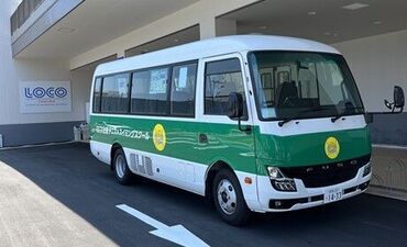 ロコ辻堂テニス&スイミングスクール 70代の方もバリバリ活躍中♪
固定ルートだから道も覚えやすい！
最初は先輩同乗でスタートだから安心☆