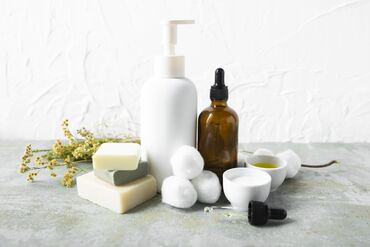 ファッション人材リンク株式会社【FJL】 ﾟ*｡☆ NEWスタッフ募集 ☆。*ﾟ
LUSH(ラッシュ)販売STAFF
20～30代スタッフ活躍中
髪色自由♪