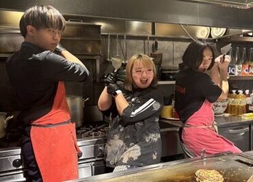ネオ大衆スタンド ポロ  ≪ネオ居酒屋≫ 
駅チカ★新感覚の”ネオ居酒屋”
---オシャレな外観で気分もUP!!---
正社員同時募集中◎