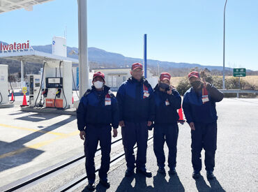 ENEOS Dr.Drive 御殿場ぐみ沢SS シフト希望はLINEでサクッと提出OK♪
生活に合わせて無理なく働けるので、
学生～主婦さんまで幅広い年代が活躍中です！