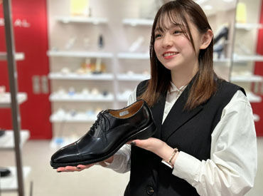  REGAL SHOES ららぽーと磐田店 【REGALの靴を愛用】【アパレル業界に興味がある】そんなきっかけの応募も大歓迎◎お客様一人一人にあった靴を提供しましょう♪