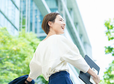 「クリエイティブ業界で働きたい」
「人と接することが好き」
そんな方は大歓迎です♪
業界未経験からスタートした方も多数◎