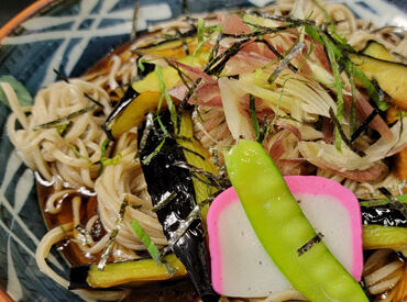 おいしいうどんやおそばがまかないで”無料”！
頑張って働いた自分へのご褒美に♪
食費の節約＆ダイエットにも！