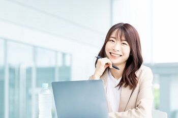 「家事が落ち着いた11時から」
「子どものお迎えがあるから、15時まで」etc.
シフト相談はお気軽に♪週３～OK！