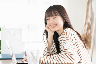 髪色ネイル髪型などオシャレ自由☆
シフトや勤務条件などご希望はお気軽にご相談下さいね!