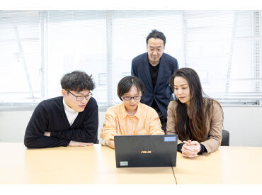 ベトナム語と日本語を
スムーズに翻訳できれば
どなたでも大歓迎！
年齢や学歴は一切問いません◎