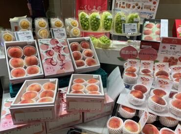 桃を中心とした、福島ならではの特産品をお客様にPRしていただきます♪