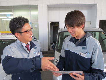 オリックスレンタカー 土浦駅前店 「燃費がよく、小回りが利くんです！」…お客様と日常会話をすることだって立派なお仕事です！接客好きの方なら楽しく働けます◎