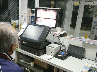 室内での作業だから、雨や風も関係なし！難しい仕事はないから、すぐに覚えられますよ♪
