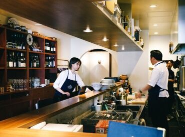 飲食店での調理経験や資格がなくてもOK！
飲食店でアルバイトしていた方、料理の仕事がしたい方、
接客スキルを磨きたい方も♪