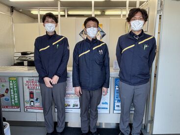 20～40代のスタッフがメインで在籍♪
普段車を運転する方にはピッタリ◎
まずは丁寧に教えるので、安心して一緒に働きましょう！