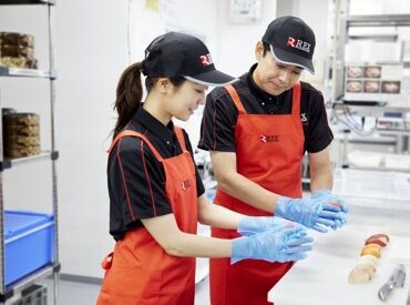 流れを覚えればとっても簡単!
キッチン未経験の方も多数活躍中!
声を掛け合ってみんなでキッチン業務を行います★