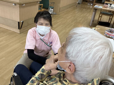 社会福祉法人成晃会　老健ひかり 病院での勤務とは違い、
やるべきことがほぼ決まっているので、
自分のペースで利用者さんと向き合えます♪